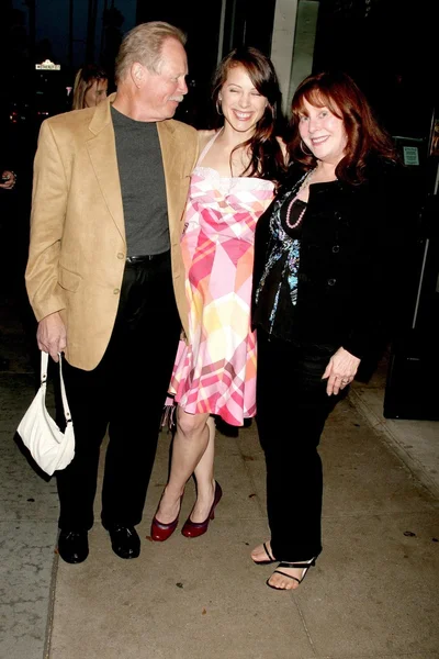 MacKenzie Firgens and her parents at a Special Industry Screening of 'Break'. Laemmle's Music Hall 3, Beverly Hills, CA. 05-01-09 — Zdjęcie stockowe