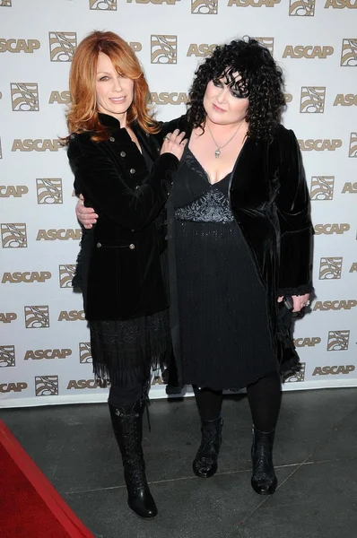 Nancy Wilson and Ann Wilson at the 2009 ASCAP Pop Awards. The Renaissance Hollywood Hotel, Hollywood, CA. 04-22-09 — Stock Photo, Image