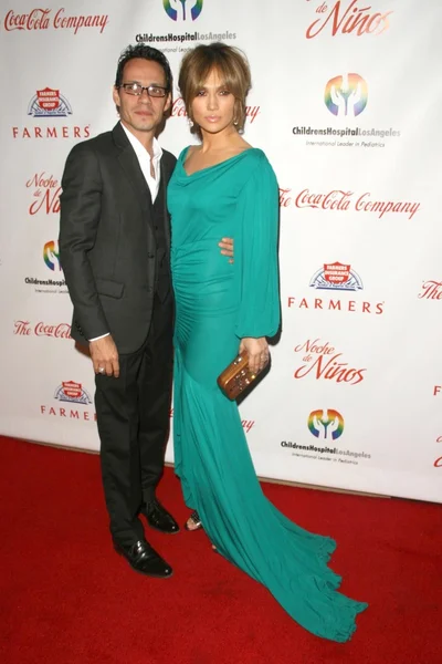 Marc Anthony e Jennifer Lopez al Noche De Ninos Gala 2009. Beverly Hilton Hotel, Beverly Hills, CA. 05-09-09 — Foto Stock