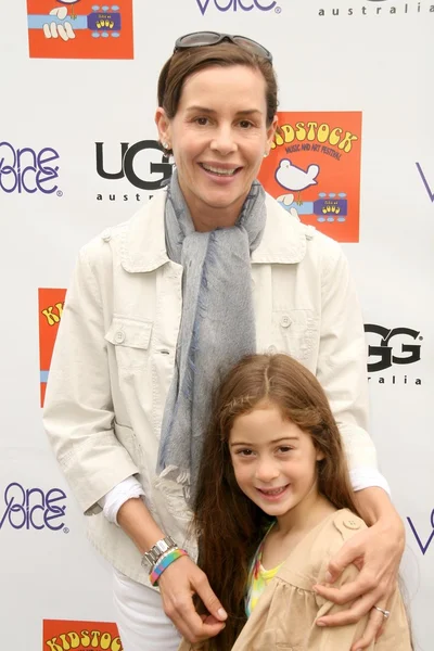 Embeth Davidtz and daughter Charlotte at the Third Annual Kidstock Music and Arts Festival. Greystone Mansion, Beverly Hills, CA. 05-31-09 — ストック写真