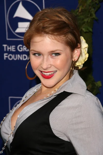 르네 OlsteadLos Ángeles - 30 de Jun: Renee Olstead en la sexta Gala anual de la sed en el Beverly Hilton Hotel en 30 de junio de 2015 en Beverly Hills, Ca — Fotografia de Stock