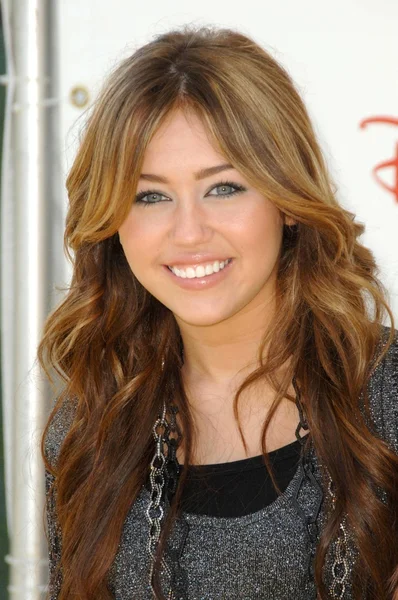 Miley Cyrus at the 20th Annual A Time For Heroes Celebrity Carnival benefitting Elizabeth Glaser Pediatric AIDS Foundation. Wadsworth Theater, Los Angeles, CA. 06-07-09 — Stockfoto