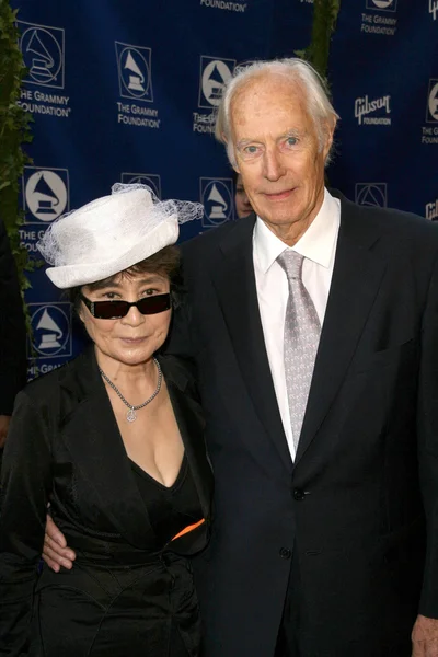 Yoko Ono e George Martin — Fotografia de Stock