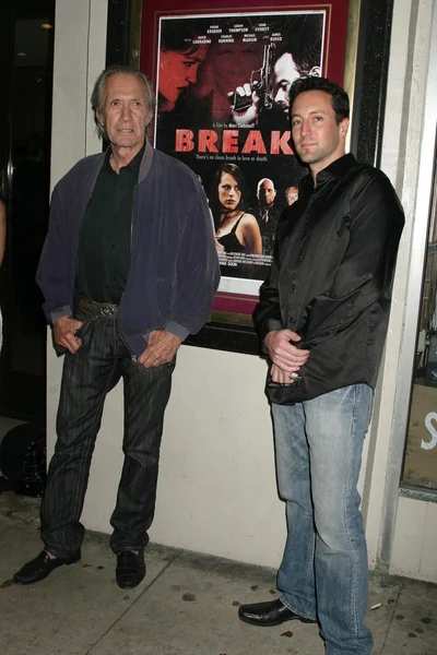 David Carradine y Marc Clebanoff en una proyección especial de la industria de 'Break'. Laemmle 's Music Hall 3, Beverly Hills, CA. 05-01-09 — Foto de Stock