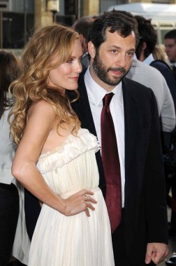 Leslie Mann and Judd Apatow at the Los Angeles Premiere of '17 Again'. Grauman's Chinese Theatre, Hollywood, CA. 04-17-09