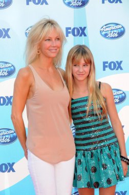 Heather Locklear'ı ve kızımı ava 'american Idol' grand finale 2009 itibariyle. Nokia theatre, los angeles, ca. 05-20-09