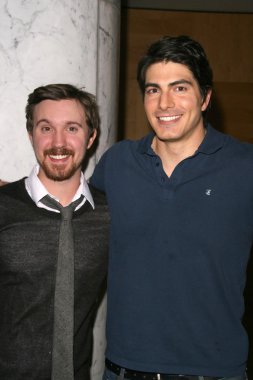 Sam huntington ve brandon routh