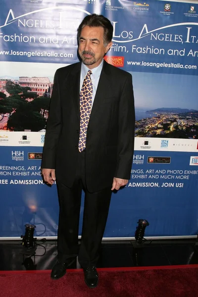 Joe Mantegna på 4th Los Angeles Italia Film mode och konst Festival. Mann kinesiska 6 teater, Hollywood, Ca. 02-15-09 — Stockfoto