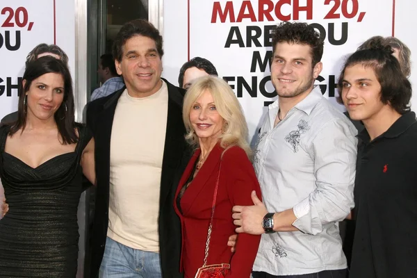 Lou Ferrigno with Carla Ferrigno and family — 图库照片