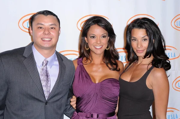 Eva La Rue with her brother and sister at the 9th Annual Lupus LA Orange Ball. Beverly Wilshire Four Seasons, Beverly Hills, CA. 05-28-09 — Stock fotografie