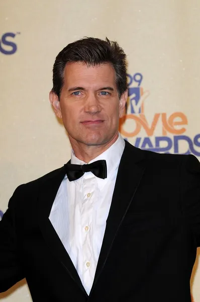Chris Isaak in the Press Room at the 2009 MTV Movie Awards. Gibson Amphitheatre, Universal City, CA. 05-31-09 — Stock Photo, Image