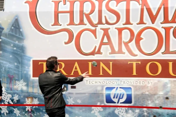吉姆 · 凯瑞在 '迪斯尼的圣诞颂歌 》' 的火车之旅揭开序幕。联合车站，洛杉矶，加利福尼亚州 09/5/21。 — 图库照片