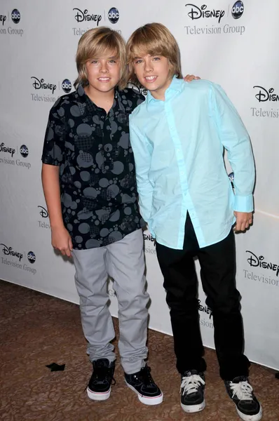 Dylan och cole sprouse — Stockfoto