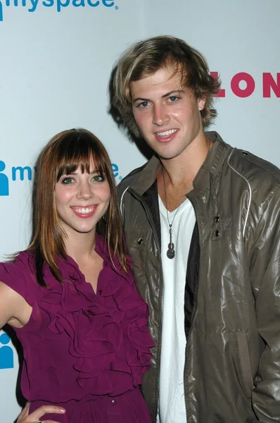 Natalie Distler e Kyle Archer al Nylon Magazine Young Hollywood Issue Party. Roosevelt Hotel, Hollywood, CA. 05-04-09 — Foto Stock