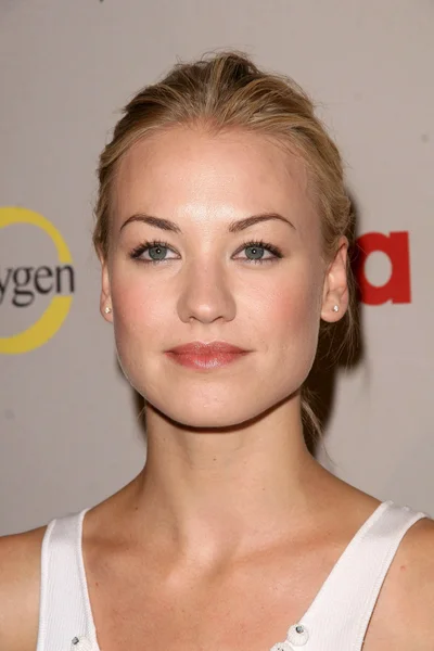 Yvonne Strahovski — Foto Stock