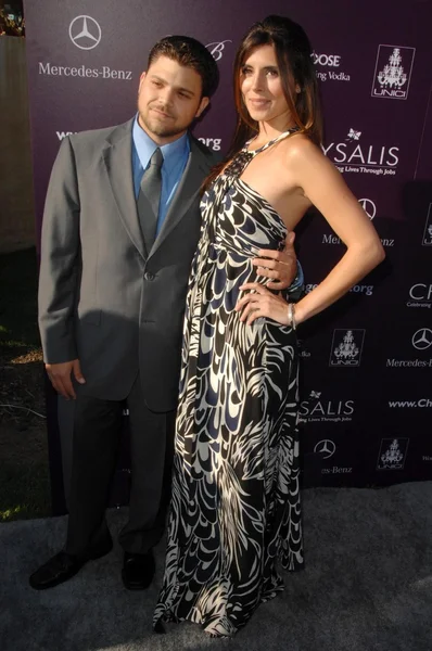 Jerry Ferrara and Jamie-Lynn Sigler at the 8th Annual Chrysalis Butterfly Ball, Private Residence, Los Angeles, CA. 06-06-09 — 图库照片