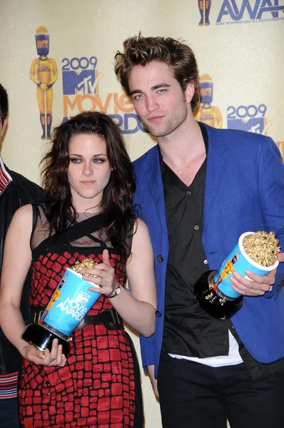 Kristen stewart i robert pattinson — Zdjęcie stockowe