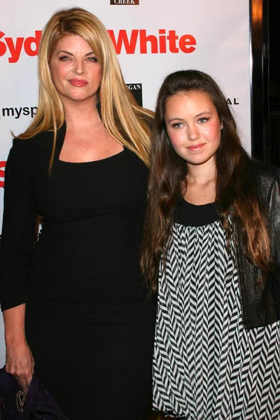 Kirstie alley och dotter lillie — Stockfoto