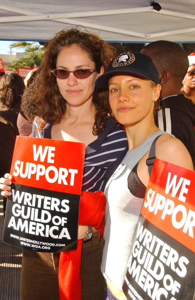 Amy Brenneman, KaDee Strickland — Stock Photo, Image