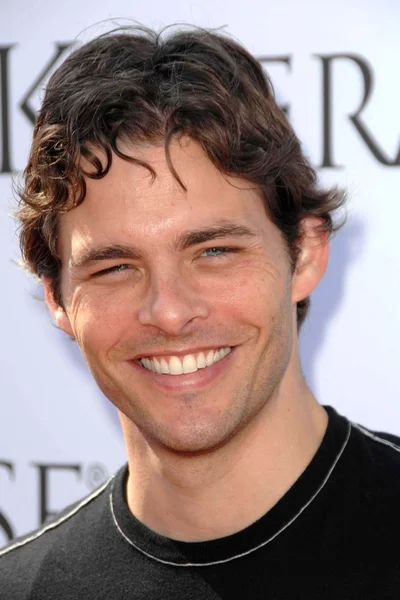 James Marsden at the Kinerase Skincare Celebration On The Pier hosted by Courteney Cox to benefit the EV Medical Research Foundation. Santa Monica Pier, Santa Monica, CA. 09-29-07 — Stock Photo, Image