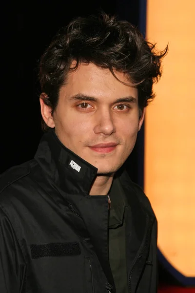 John Mayer på Los Angeles Premiär av ”gå hårt Dewey Cox historien”. Graumans Kinesiska Teater, Hollywood, Ca. 12-12-07 — Stockfoto