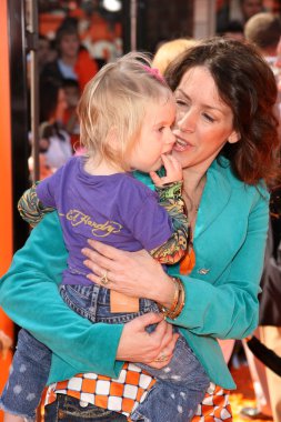 Joely fisher ve kızı true, 