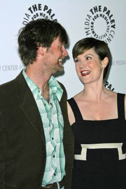Peter Krause ve Zoe Mclellan