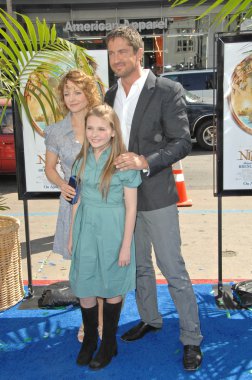 Jodie Foster with Abigail Breslin and Gerard Butler