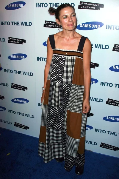 Justine Bateman at the premiere of "Into the Wild". Directors Guild Of America, Los Angeles, CA. 09-18-07 — Stock Photo, Image