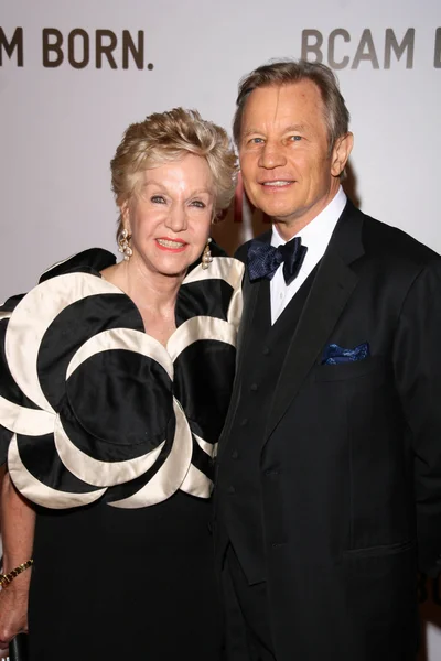 Michael York y su esposa Patricia — Foto de Stock