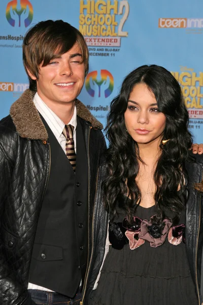 Zac efron a vanessa hudgens — Stock fotografie