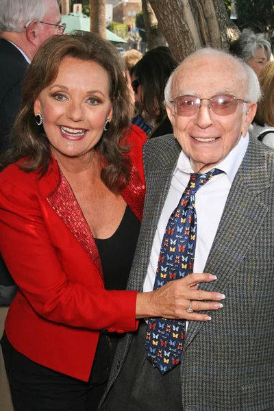 Dawn wells och sherwood schwartz — Stock fotografie