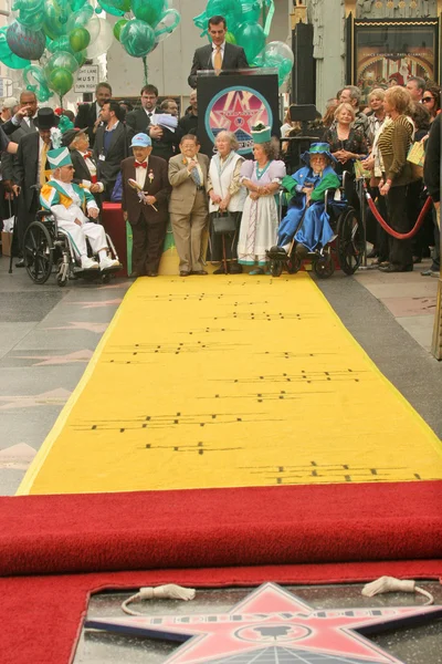 Gli attori che hanno interpretato The Munchkins da "Il mago di OZ " — Foto Stock