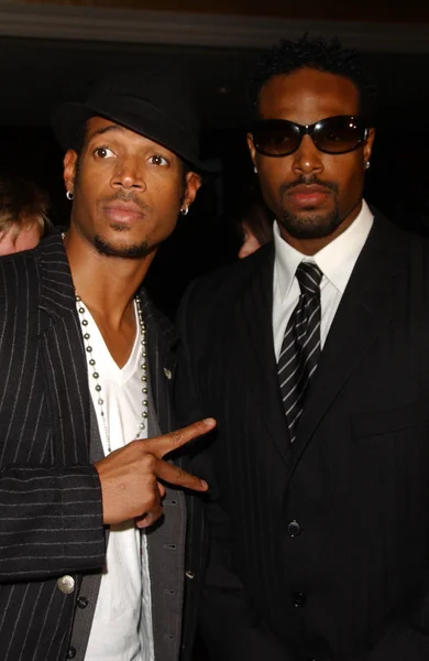 Marlon Wayans en Sean Wayans in het National MS Society 's "Dinner of Champions". Hyatt Regency Century Plaza Hotel, Century City, ca. 09-24-07 — Stockfoto