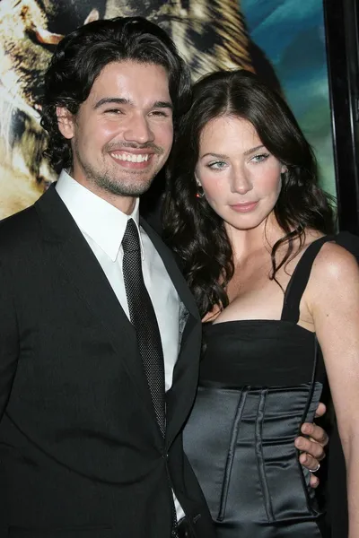 Steven Strait y Lynn Collins — Foto de Stock