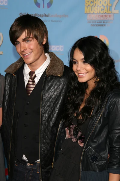 Zac efron och vanessa ann hudgens — Stockfoto