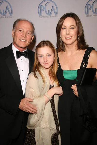 Frank Marshall with Kathleen Kennedy and their daughter Lili — ストック写真