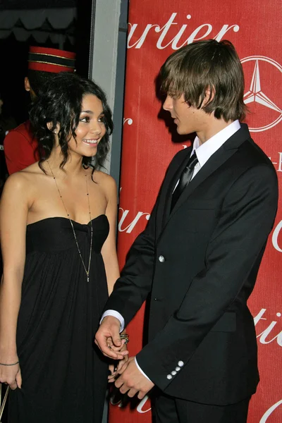 Vanessa Anne Hudgens and Zac Efron — Stock Photo, Image