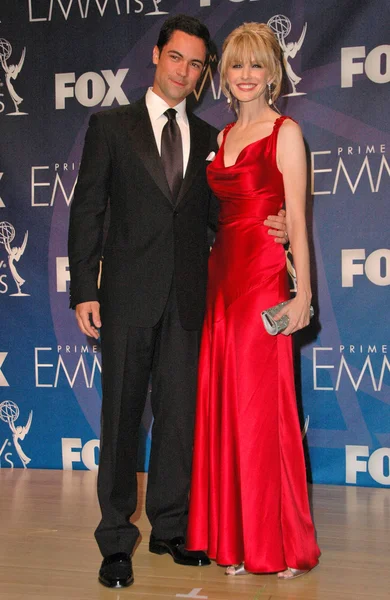 Danny Pino and Kathryn Morris in the press room at the 59th Annual Primetime Emmy Awards. The Shrine Auditorium, Los Angeles, CA. 09-16-07 — Stock Photo, Image