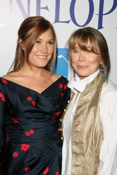 Schuyler fisk och sissy spacek — Stockfoto