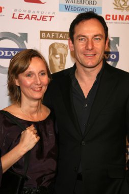 Emma Hewitt ve Jason Isaacs