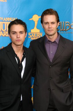 Thomas dekker ve garret dillahunt