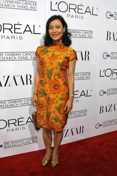 Joan chen bei "einer Nacht der Hoffnung" präsentiert von l 'oreal paris und dem Harpersbasar. Murano, los angeles, ca. 07-11-11 — Stockfoto