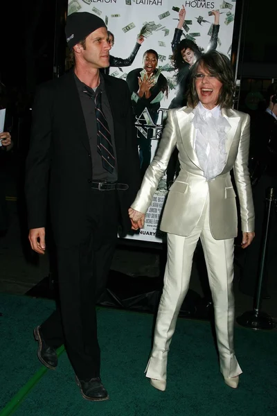 Diane keaton und gast bei der los angeles premiere von "mad money". mann village theater, westwood, ca. 08-09-01 — Stockfoto