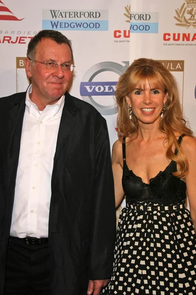 Tom Wilkinson y Julia Verdin —  Fotos de Stock