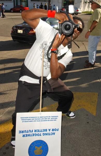 Isaiah Washington at the Writers Guild of America Picket Line in front of Paramount Studios. Hollywood, CA. 12-12-07 — ストック写真