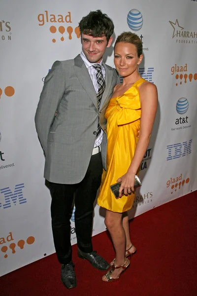 Michael Urie and Becki Newton — 스톡 사진