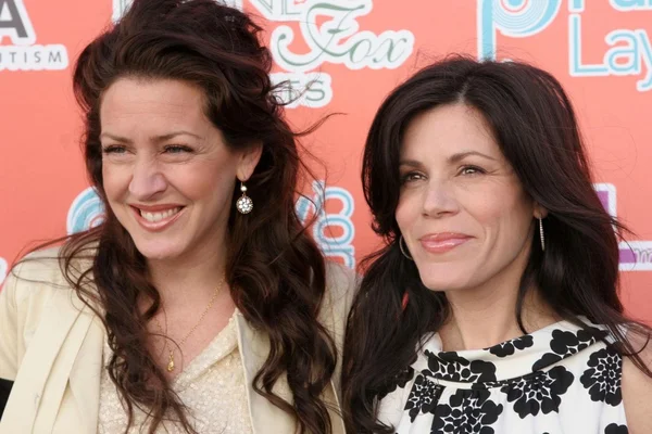 Joely Fisher and Tricia Leigh Fisher at the launch party for KidsLA Magazine. The Treehouse Social Club, Los Angeles, CA. 12-09-07 — Stock Photo, Image