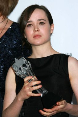 Ellen sayfa 13 yıllık eleştirmen 's choice Awards. Santa monica civic auditorium, santa monica, ca. 01-07-08