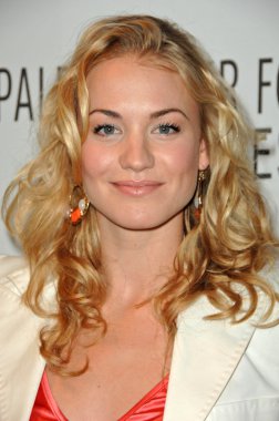 Yvonne Strahovski